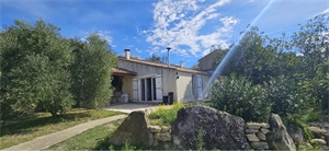 maison-villa à la location -   13121  AURONS, surface 130 m2 location maison-villa - APR743431